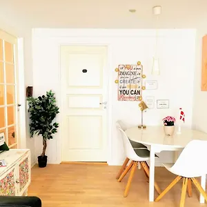 300-meter-walk-to-lego-house-80m2-two-bedroom-apartment.billund-hotels.com/