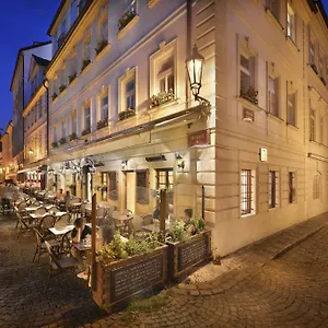 At The Golden Scissors Hotel Prag